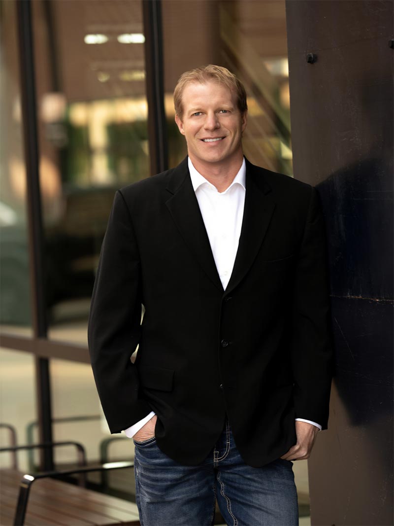 Dr. Brent Henriksen, a board-certified surgeon at River Ridge Oral & Maxillofacial Surgical Center, leverages his specialized expertise in orthognathic surgery and complex bone grafting to deliver life-changing results for his patients in the Sioux Falls region.