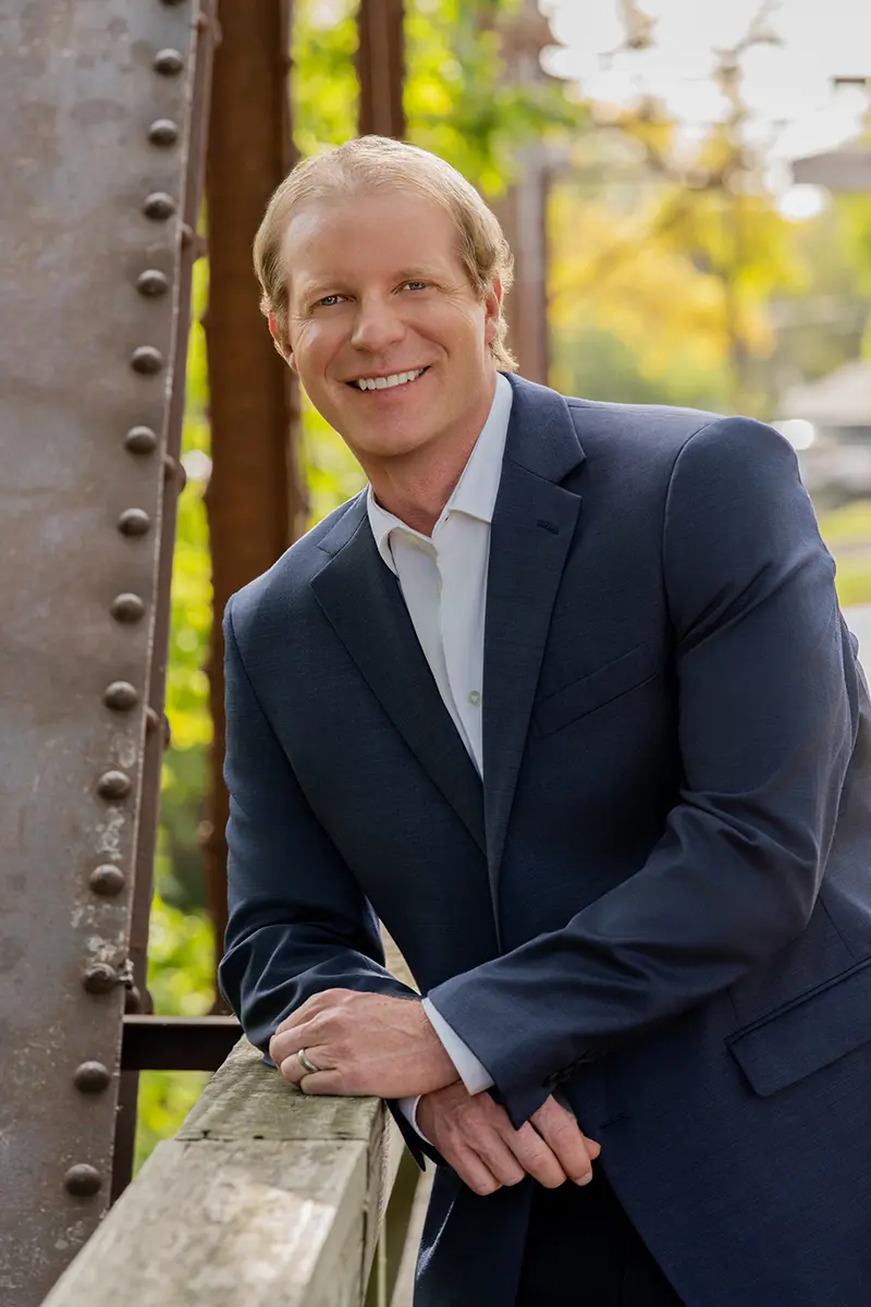 Dr. Brent Henriksen, a board-certified surgeon at River Ridge Oral & Maxillofacial Surgical Center, leverages his specialized expertise in orthognathic surgery and complex bone grafting to deliver life-changing results for his patients in the Sioux Falls region.